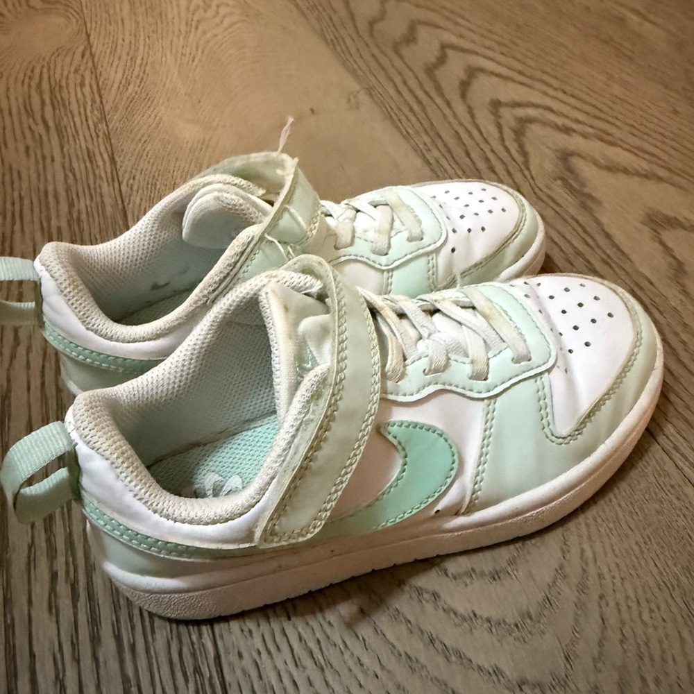 Nike all day play sneaker